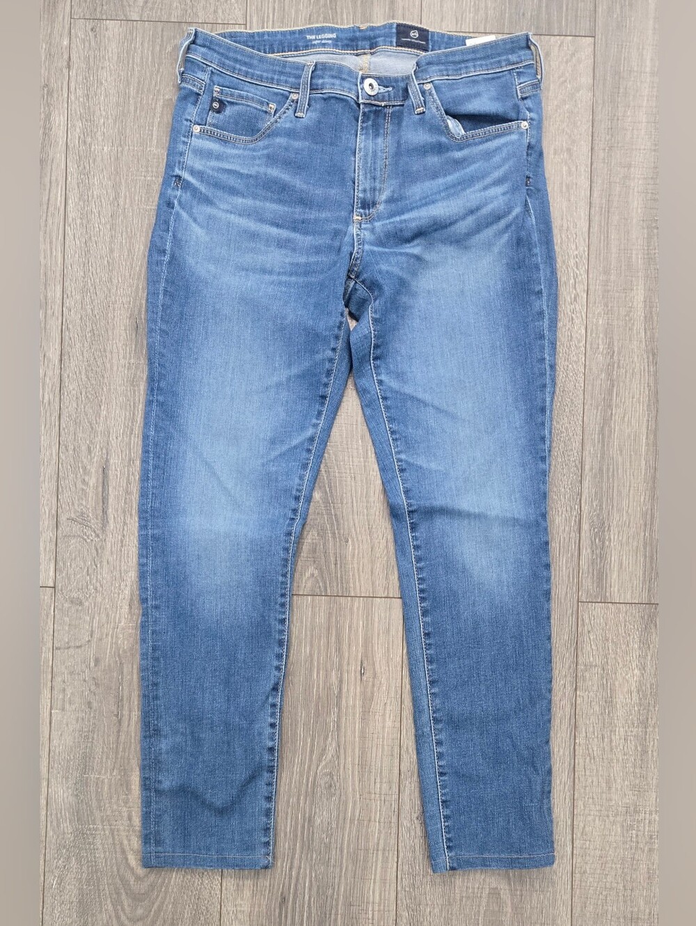 AG Adriano Goldschmied The Legging Super Skinny Jeans Women’s 30R Medium Wash.